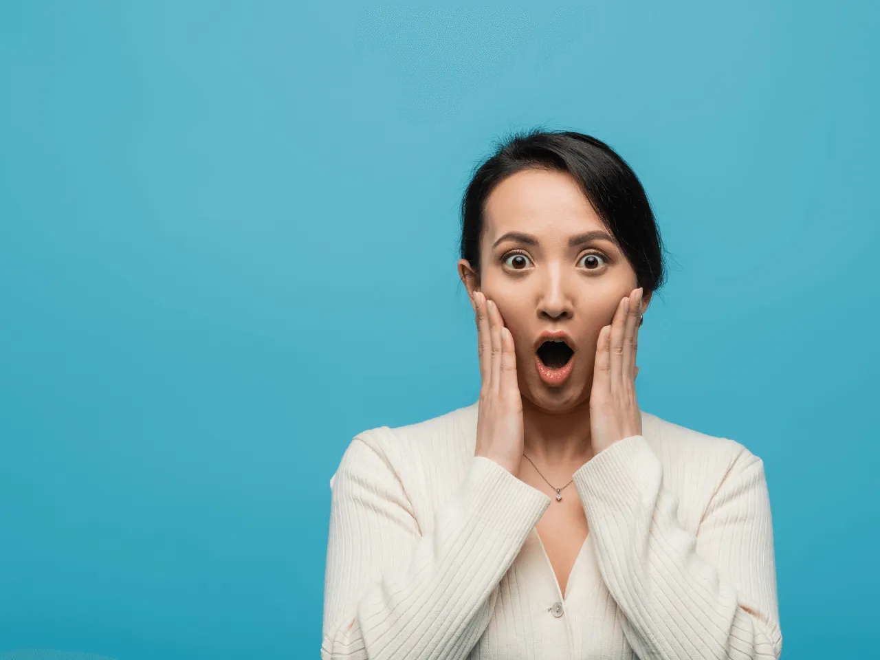 【7千円以上も安くなる？】1月から電気代が急落？知っておくべき「冬の家計救済策」の全貌